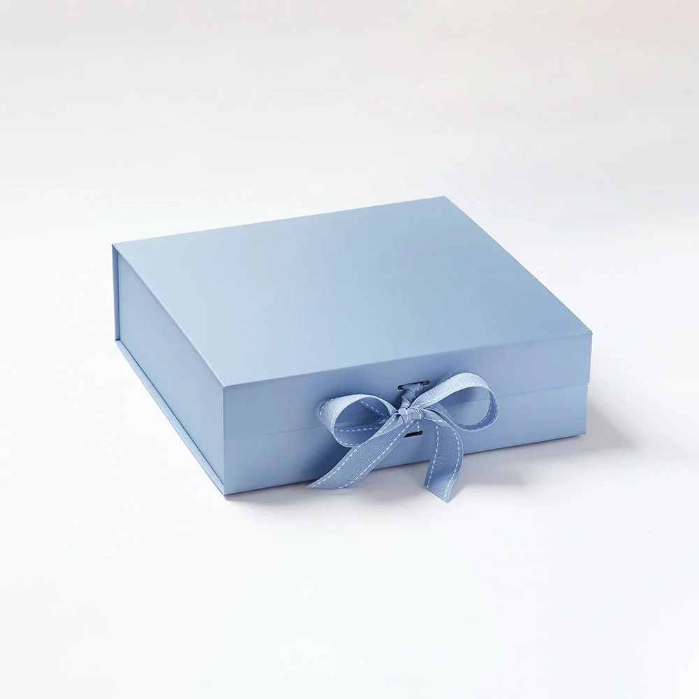 custom-gift-boxes-with-magnetic-closure