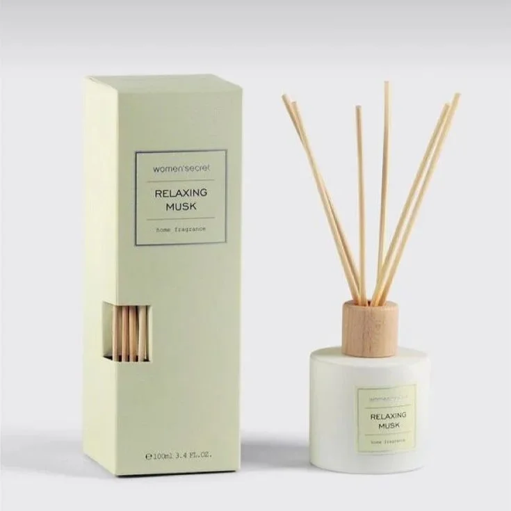 custom-reed-diffuser-boxes-with-logo
